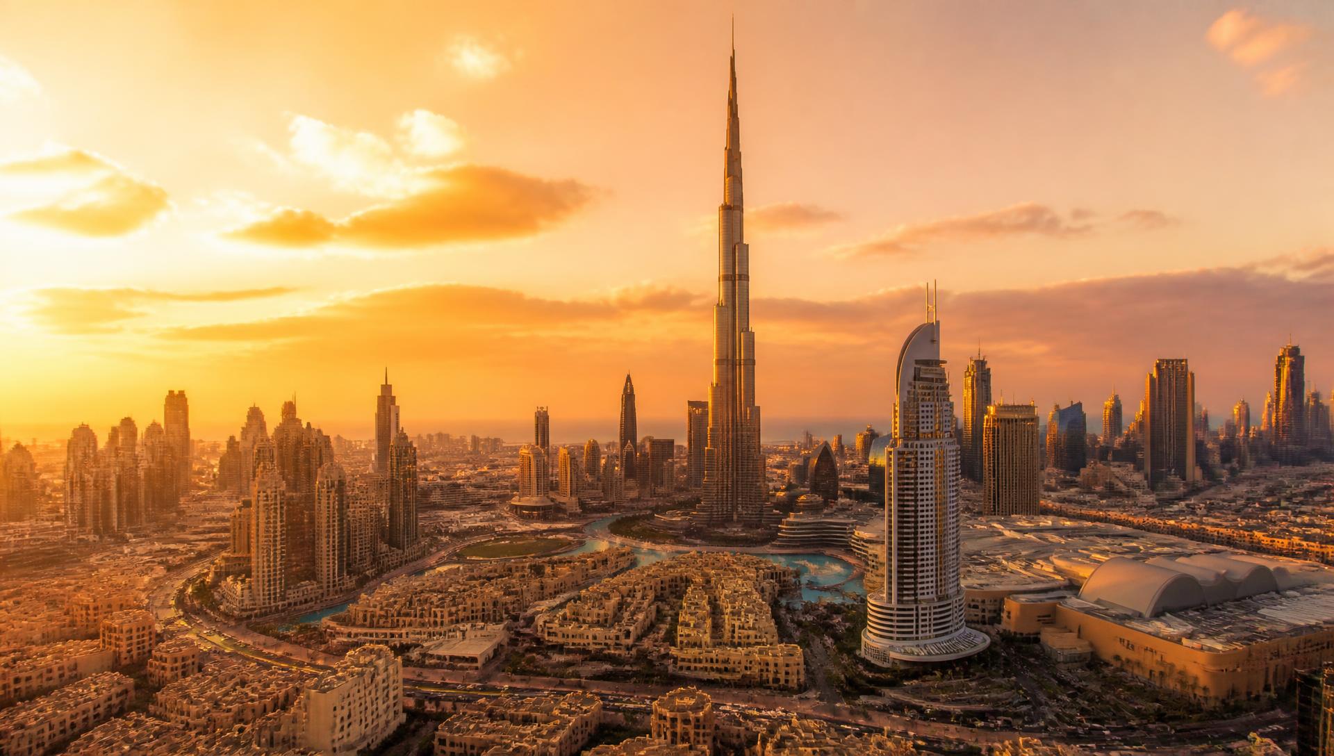 Skyline von Dubai bei Sonnenuntergang